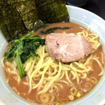 武蔵家 東名川崎店 - ラーメン中盛り　750円。