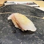 鮨 なんば - 平目(ヒラメ)【握り】