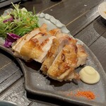 炉端 まるじゅう - 独自の調味液につけて一夜干ししてから焼く