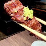 黒毛和牛焼肉 白か黒 - 