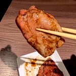 黒毛和牛焼肉 白か黒 - 