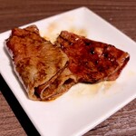 黒毛和牛焼肉 白か黒 - 