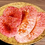 黒毛和牛焼肉 白か黒 - 