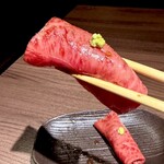 黒毛和牛焼肉 白か黒 - 