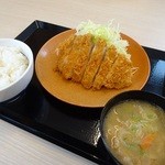 Katsuya - ロースカツ定食745円