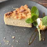 Cafe En楽 - 大きなプレートにクランブルのチーズケーキ♡サクサクと同時にしっとり食感のチーズケーキが幸せです