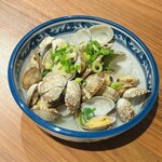 炭火と酒と酉 七福八〇 - アサリの酒蒸し