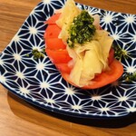 炭火と酒と酉 七福八〇 - さっぱりガリトマト