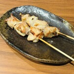 炭火と酒と酉 七福八〇 - かしわ