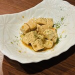 炭火と酒と酉 七福八〇 - クリームチーズの醤油漬け