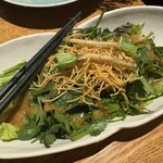 目黒 懐炉 - パクチーサラダ