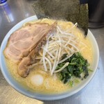 丸花 - 豚骨醤油、味濃いめ、もやし、太麺麺増し、柔らかめ