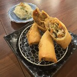 春巻き専門店 はるまきバトン - 王道の春巻き、と、豆カレーの春巻き