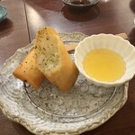 春巻き専門店 はるまきバトン - 男爵芋とゴルゴンゾーラ春巻き（はちみつ付！）