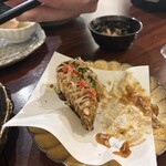 春巻き専門店 はるまきバトン - 広島焼き風の春巻き（半分食べられたあと）