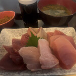 海鮮丼 まぐろ家 - 