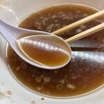 中華そば 朱 - スープはかつての味とは少し違う