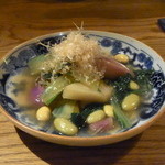 高太郎 - お通し／有機野菜と大豆の煮浸し