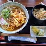 湖畔の里つきがせ - 天ぷらうどんセット