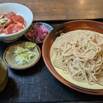 高はし - まぐろ漬丼ともりそば（1300円）大盛り（100円）大盛り安いのはありがたや～ありがたや～(*^^*)！。