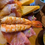 あたご - ボイルエビも肉厚でデカい！