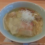 飯田商店 - わんたん入りしおらぁ麺
