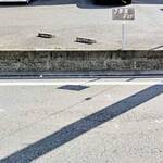 J.B.B F'st - 駐車場