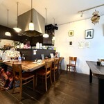 ヤムヤムカデー - カウンター