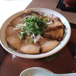 守源旅館 - チャーシュー麺