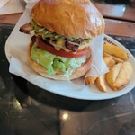 BurgerCafe honohono - アボカドベーコンチーズバーガー：2288(2080)円