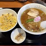  とんとんラーメン  - ランチ：半炒らーめん※醤油
