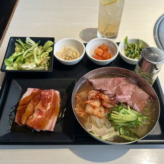 熟成焼肉いちばん - 料理写真:冷麺焼肉（熟成カルビ）ランチ