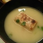 鶴に橘 - 胡麻豆腐の白味噌椀