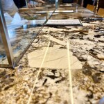 pizza marumo - ▪︎カウンター、大理石