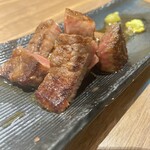 炉端と海鮮 天王寺居酒屋 - 和牛のレアステーキ