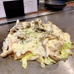 玉造お好み焼き ぶ武 - ゴルゴンゾーラとキノコの洋食焼