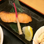 新潟市中央卸売市場誠食堂 - キングサーモン西京焼き