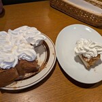 喫茶所 ソラノ珈琲 - シナモンパウダー振った上にクリームてんこ盛り。