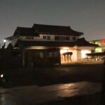 アルムスタファーマスジド - すぐ横にはモスク