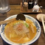 札幌らーめん 大心 - ゴマを擦って入れると更に美味しくなる！