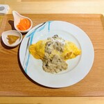Cafe  Storia - きのこたっぷりクリームソースのオムライス