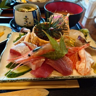 ファミリーれすとらん ひろせ 寿し正_1