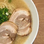 らーめん 一柊 - ラーメン大盛り　右