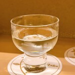 割烹 白鷹 - 広島の地酒を半合ずついただきます