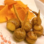 割烹 白鷹 - 姫慈姑の揚げ物。芽が出るめでたい慈姑です