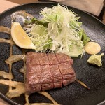 割烹 白鷹 - 比婆牛のトモサンカクの炭火焼き