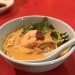 獅天鶏飯ハナレ - ラクサ　海老出汁濃厚スパイシー麺