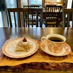 自家焙煎珈琲 萌香 - ケーキセット　1200円
パプワ・ニューギニア・コルブラン