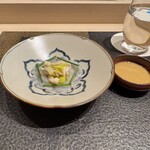 あま木 - ◆篠島 虎河豚
      黄韮とてっぴと芽葱のげんこう果汁掛け
      あん肝ポン酢と共に