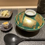 あま木 - ◆篠島 虎河豚焼き白子載せ
      虎河豚出汁お粥 豊橋 鶉卵と共に